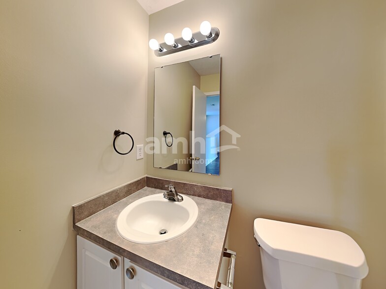 Building Photo - 543 Grabill Dr