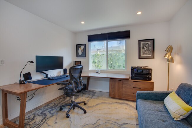 Building Photo - 12945 Welby Way