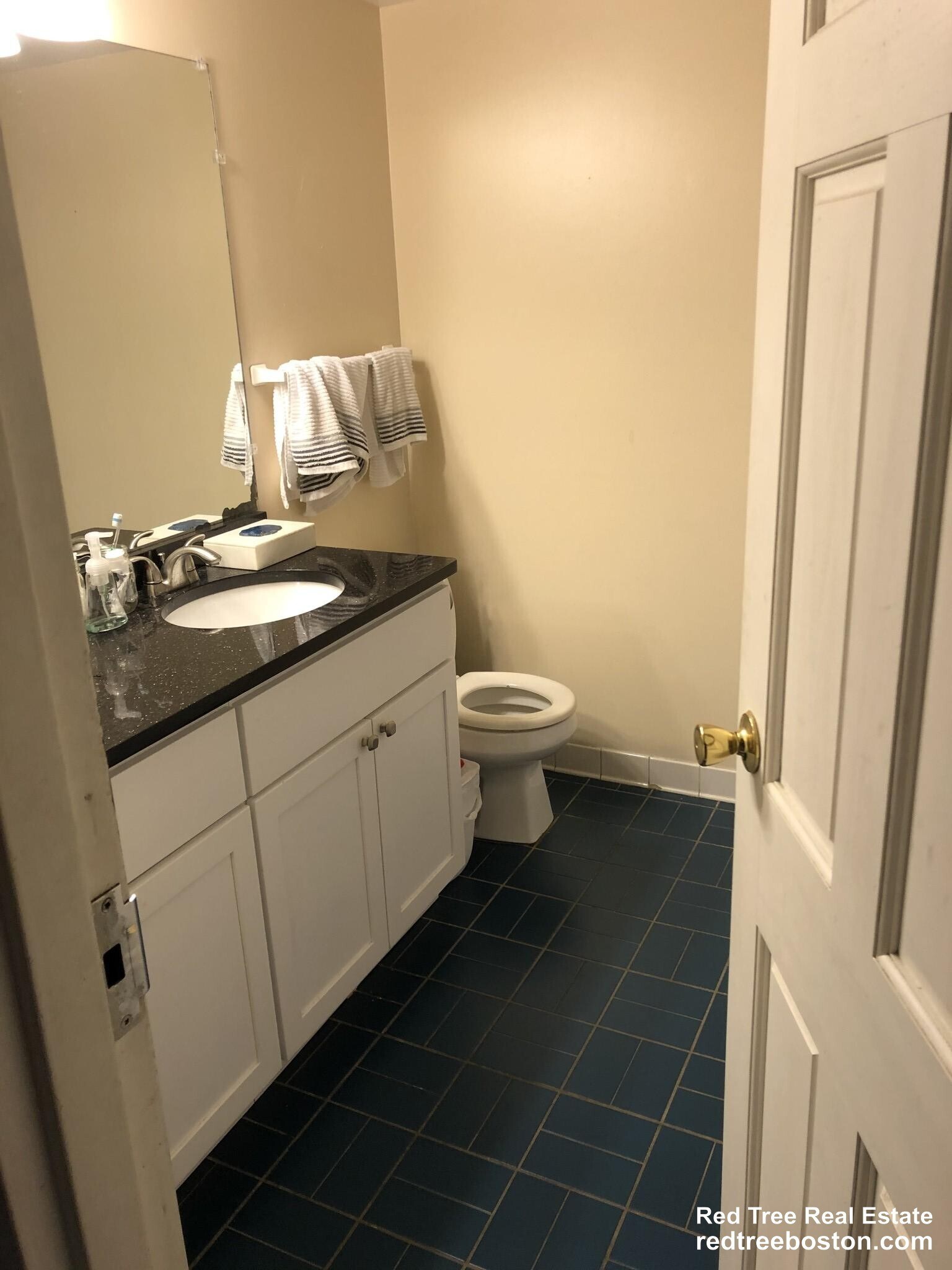 Building Photo - 103 Gainsborough St