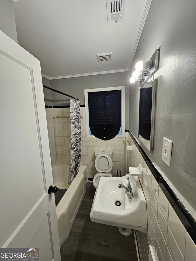 Building Photo - 521 Meriwether St