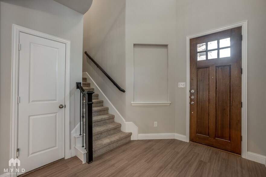 Building Photo - 3317 King Yon Wy