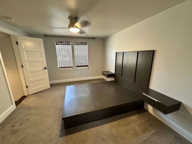 Building Photo - For Rent: Updated 3 Bed, 1.5 Bath Split-Le...