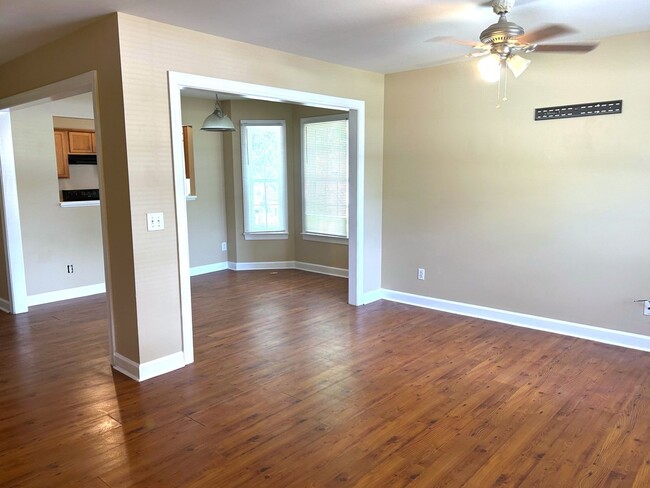 Building Photo - PERR319