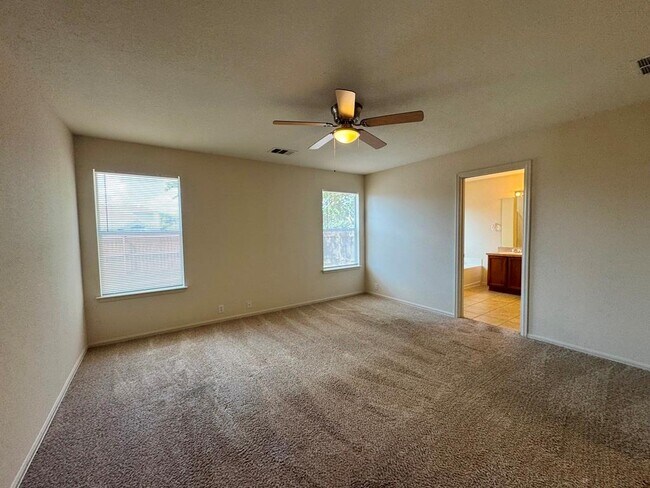 Building Photo - 172 Spruce Dr