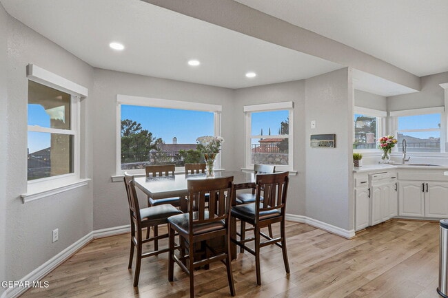 Building Photo - 871 Via Alegre Ln