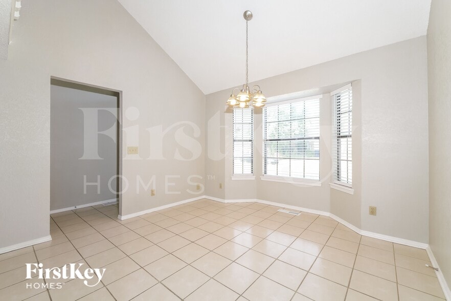 Building Photo - 1008 Sennybridge Dr