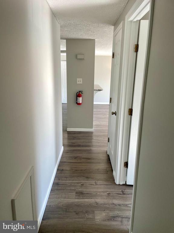 Building Photo - 17 Cranberry Ct