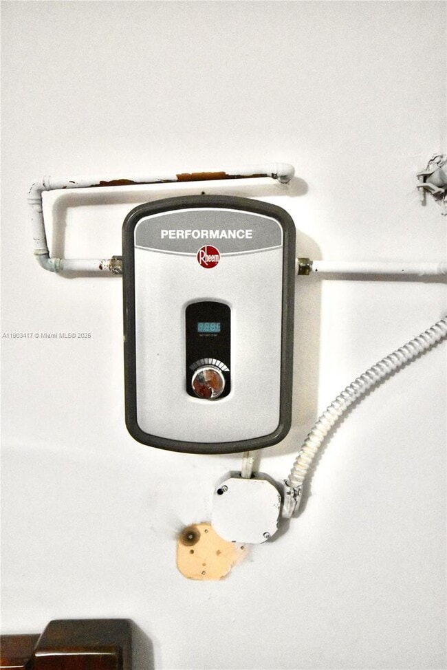 Building Photo - 11020 NW 48th Terrace