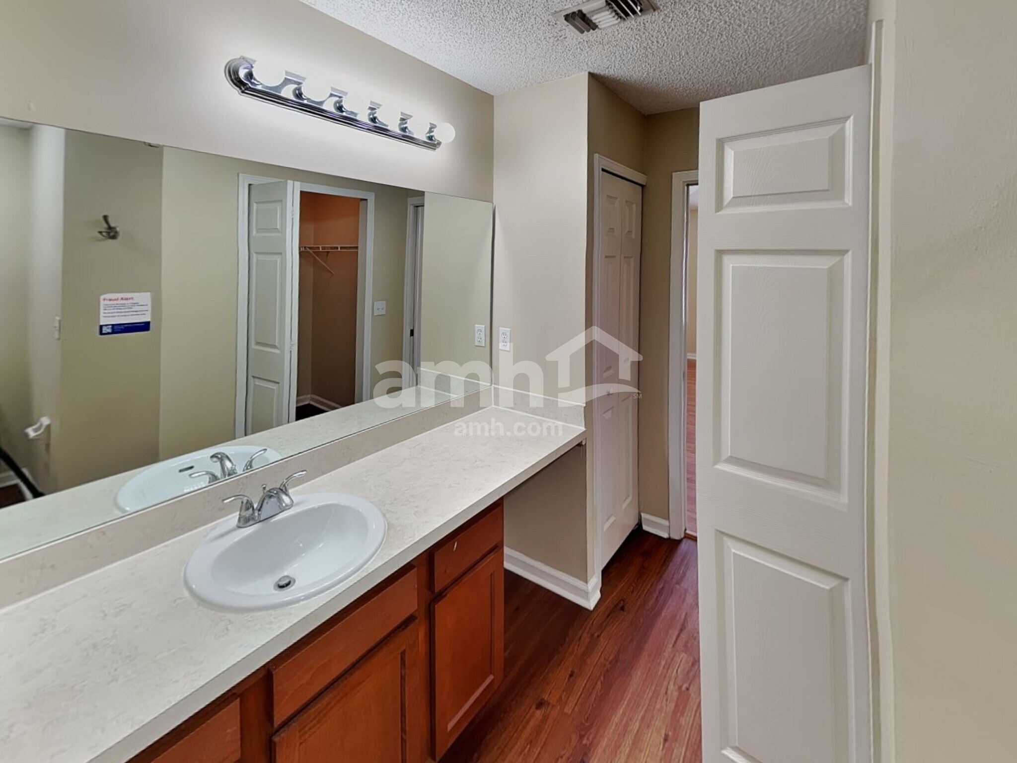 Building Photo - 578 Prindle Dr E