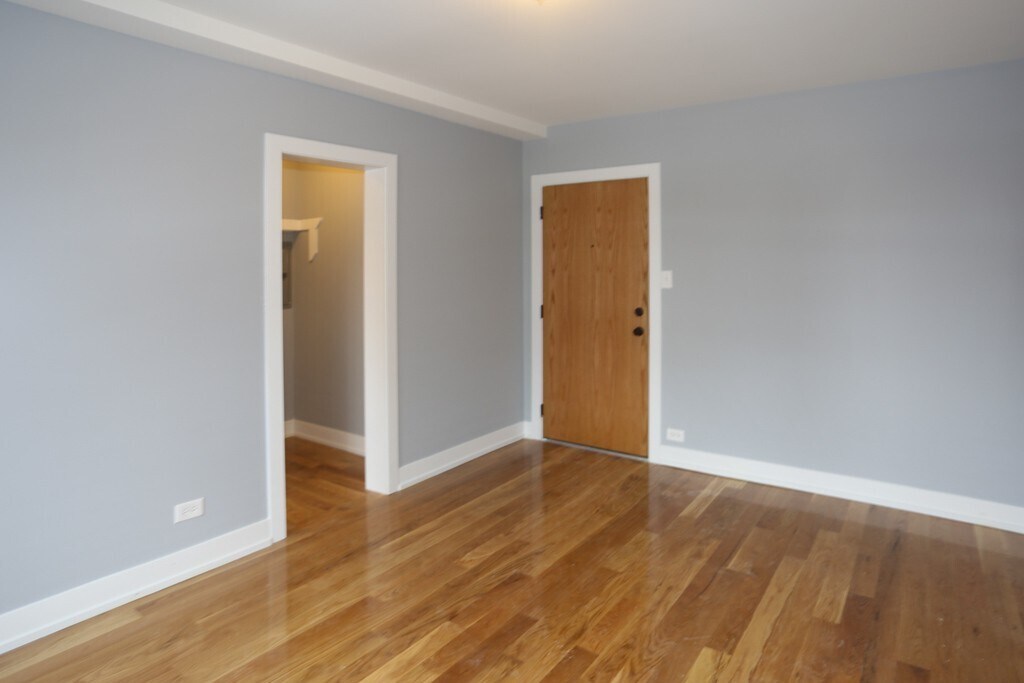 Building Photo - 555 W Arlington Pl