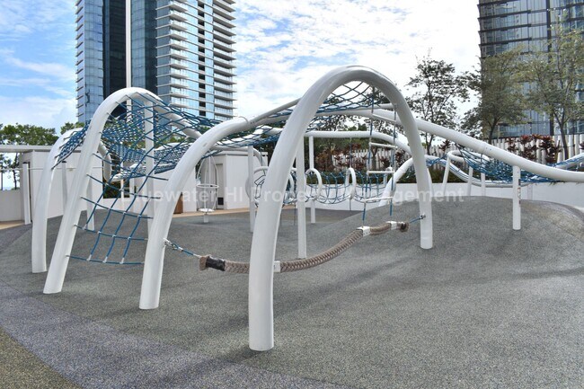 Building Photo - Koula 3/3/2, high flr. w/ Ocean & DH Views (Kakaako Area)