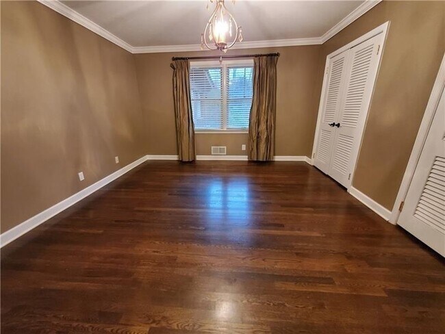 Building Photo - 4615 Mystic Dr NE