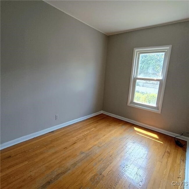 Building Photo - 227 Hixson Ave