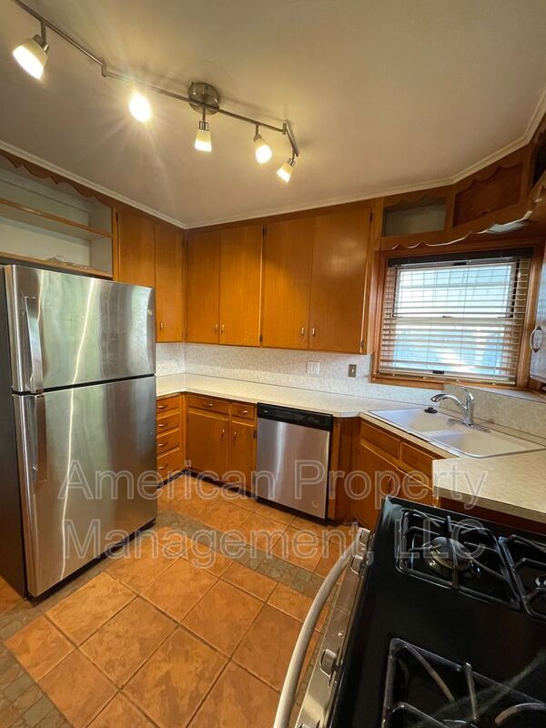 Building Photo - 2644 S Winston Ave