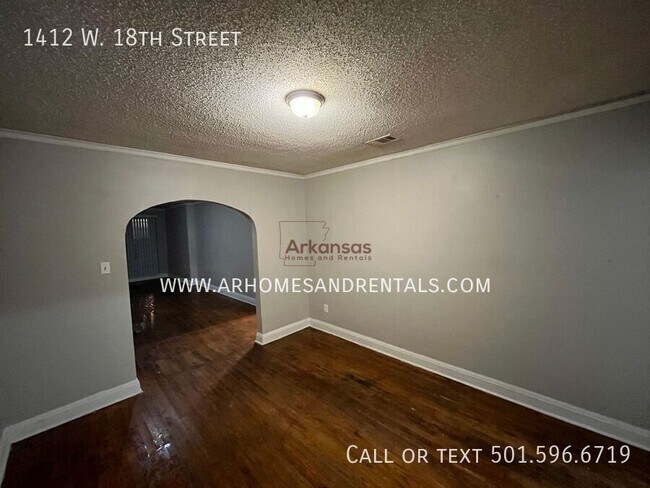 Building Photo - 1412 W 18th St