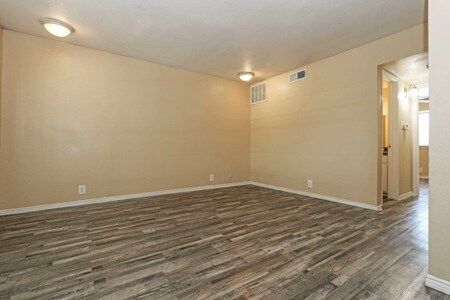 Building Photo - 2701 Green Oaks Rd