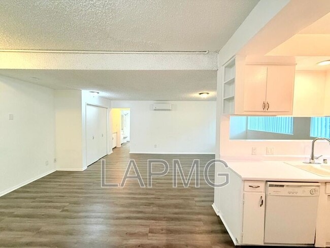 Building Photo - 808 Princeton St