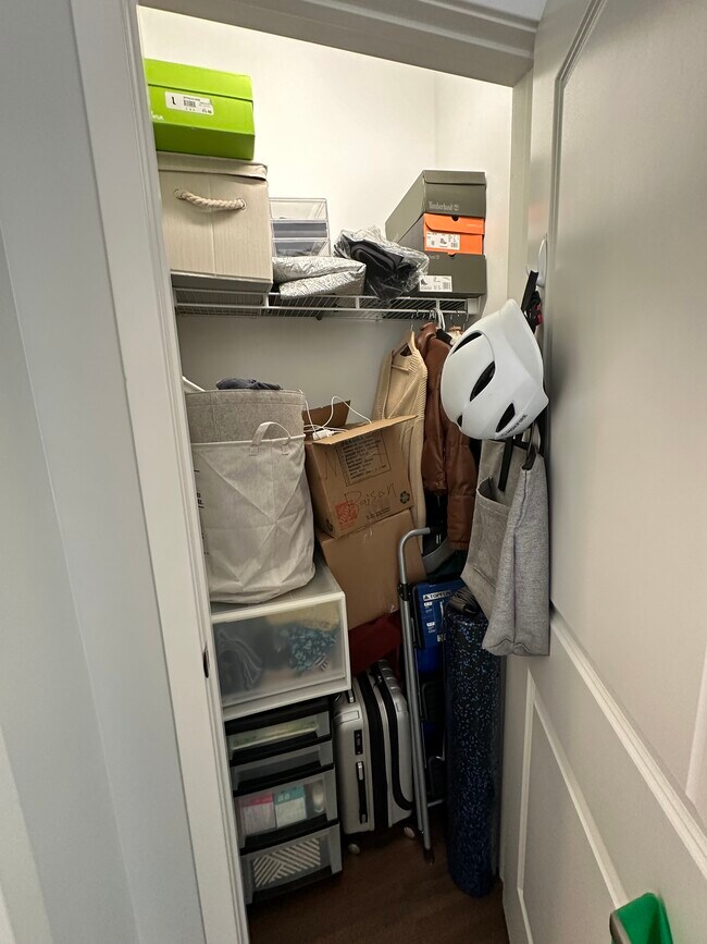 Building Photo - 205 Maverick St