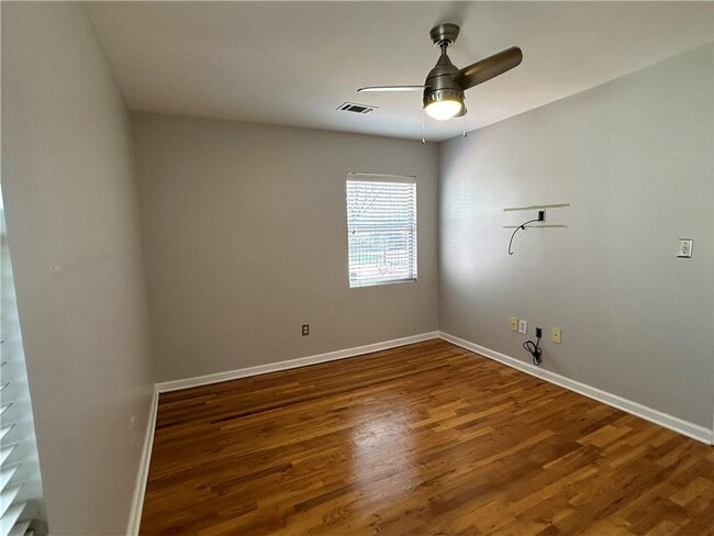Building Photo - 1511 Stone Gate Ln SE