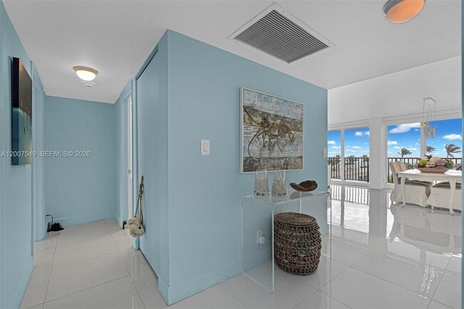 Building Photo - 4280 Galt Ocean Dr