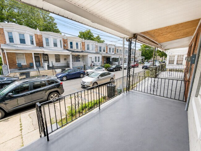 Building Photo - 924 Maple Terrace