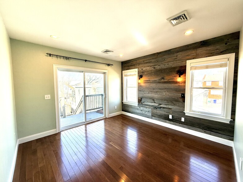 Building Photo - 4 Woodworth St