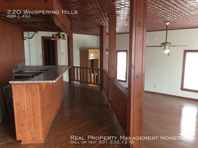 Building Photo - 220 Whispering Hill St