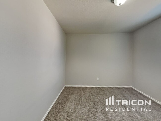 Building Photo - 12439 Sterlingstone Dr