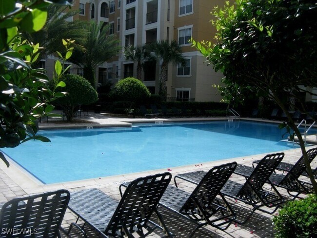 Building Photo - 202 E South St