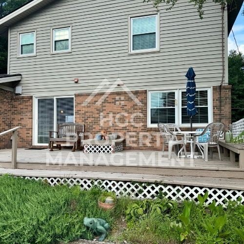 Building Photo - 209 Fairway Dr