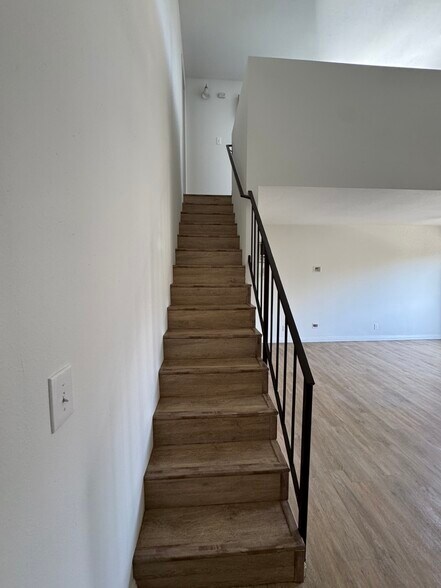 Building Photo - 1625 Glendon Ave