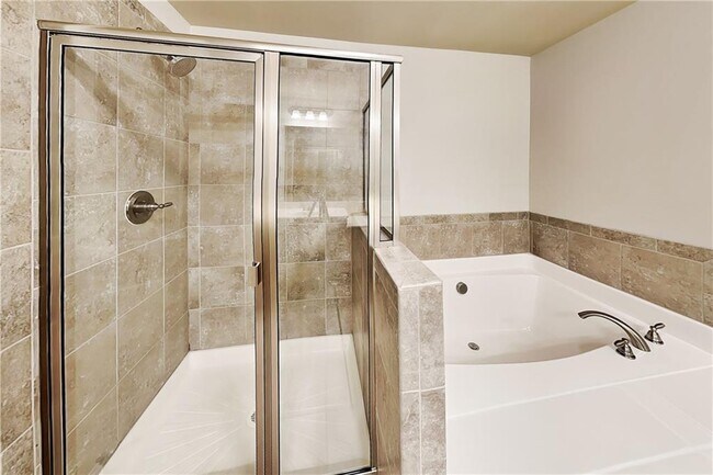 Building Photo - 232 Braemore Mill Dr