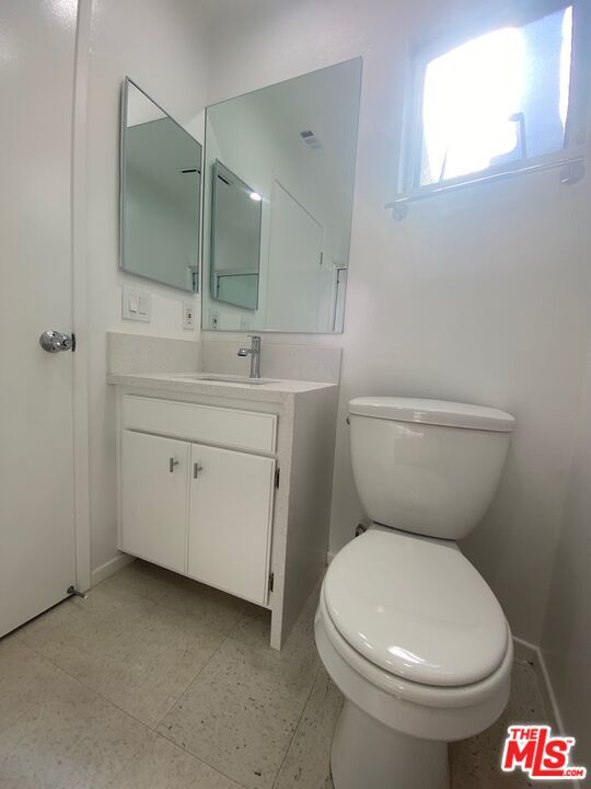 Building Photo - 2207 Brenta Pl