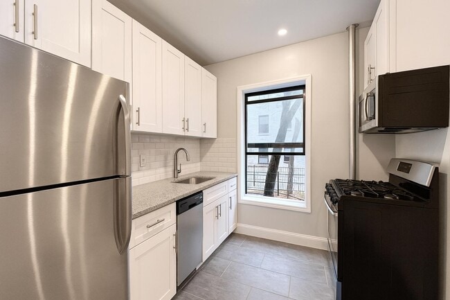 Building Photo - 541 W 156th St