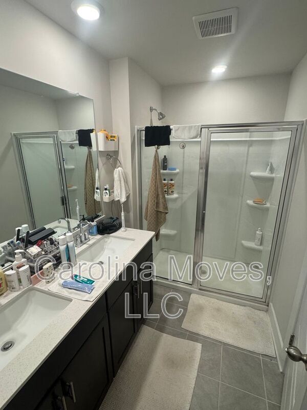 Building Photo - 29 Beachley Pl