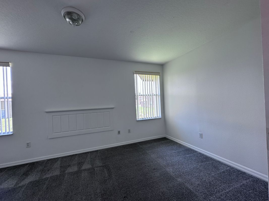Building Photo - 307 Coconut Palm Way