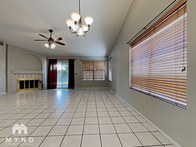 Building Photo - 3828 W Mariposa Grande Ln