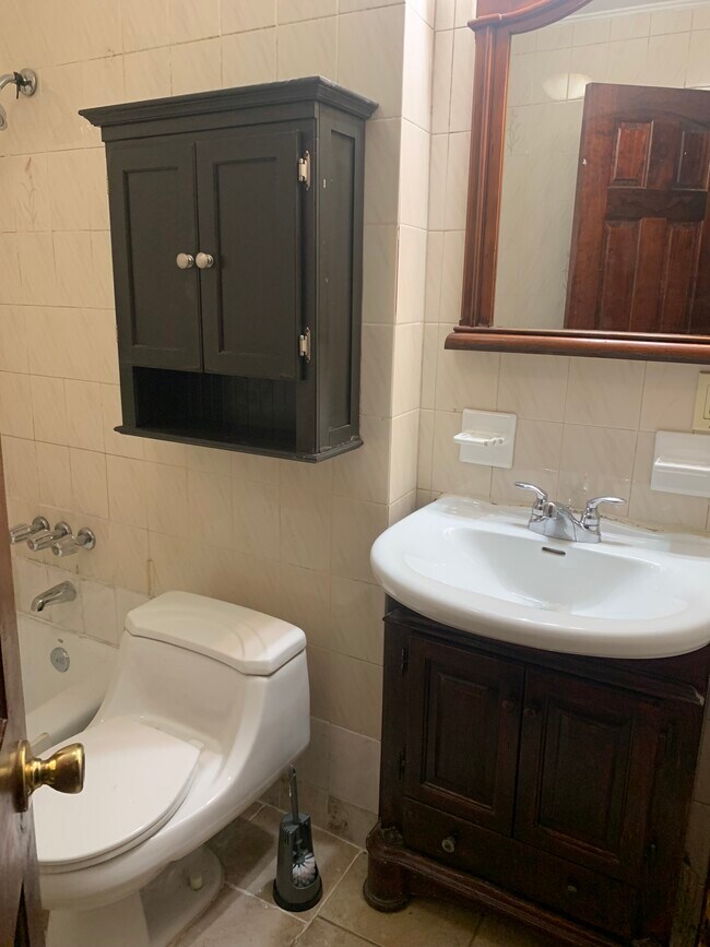 Building Photo - 101-46-146 95th St