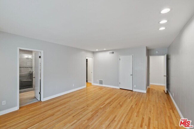 Building Photo - 17537 Margate St