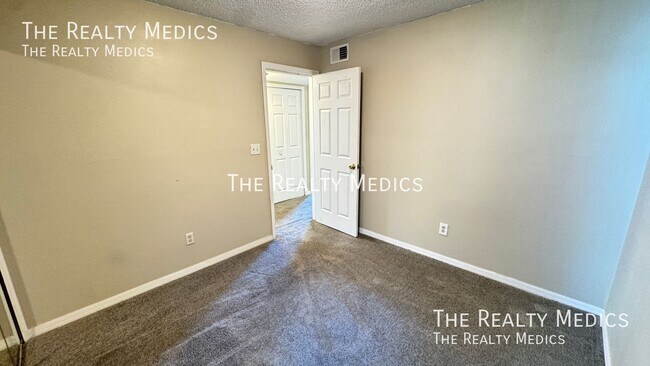Building Photo - 2727 N Poinciana Blvd