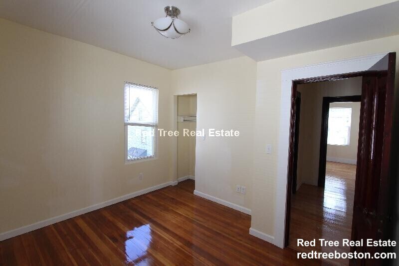 Building Photo - 5 Smythe St