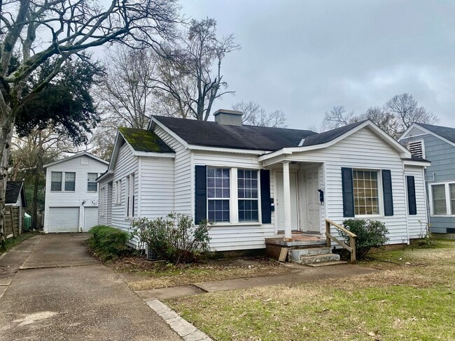 Primary Photo - Charming 2-Bedroom Duplex for Lease – South Highlands