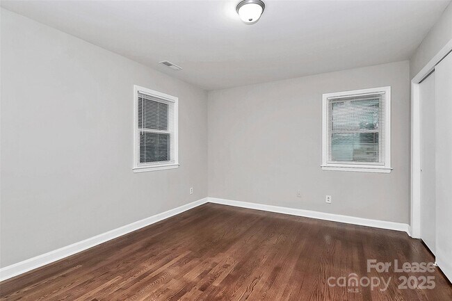 Building Photo - 911 Bannister Pl