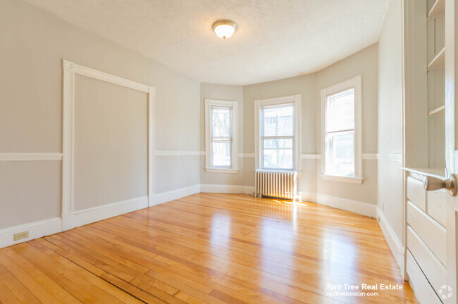 Building Photo - 120 Kenrick St