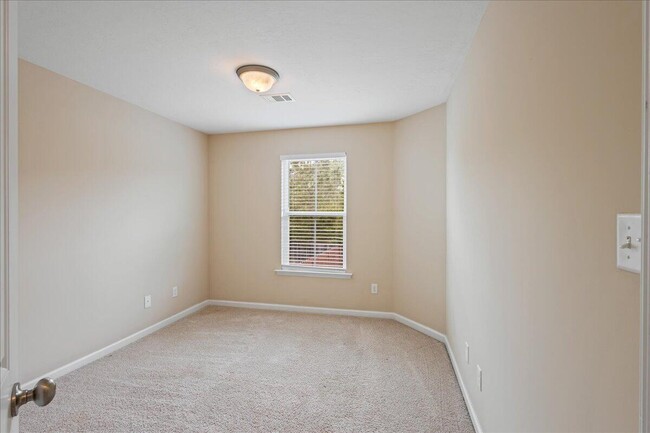 Building Photo - 2121 Grv Lndg Wy