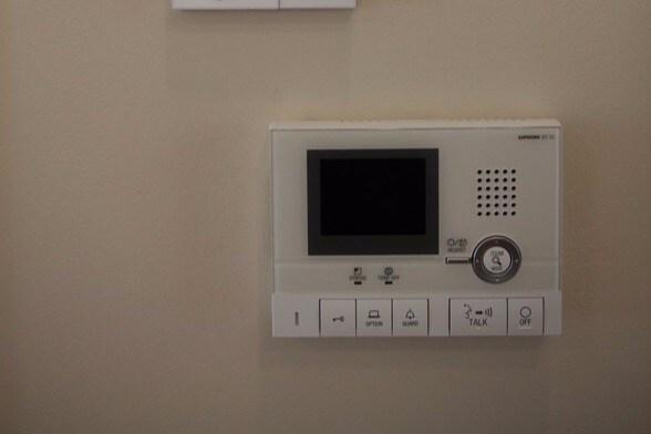 Video Intercom - 114 E University St