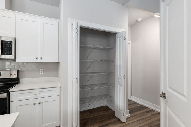 Building Photo - 3/3 NEAR UF FOR FALL 2026!