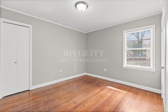 Building Photo - 1288 Davidson Dr