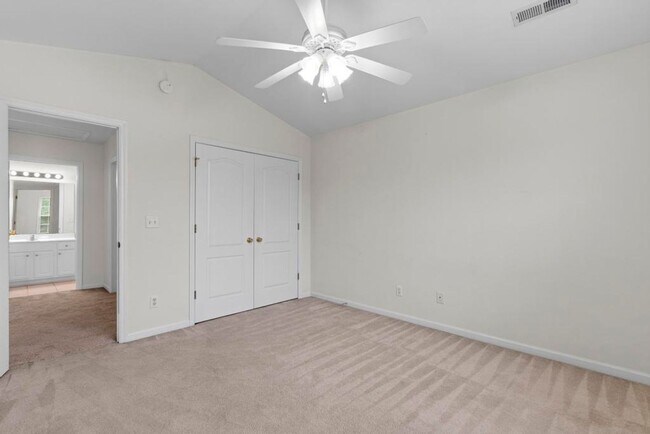 Building Photo - Surf City Townhome!