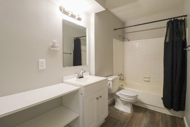 Building Photo - 2 Bed | 1 Bath Condo in Central Tulsa!